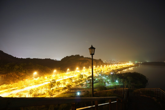 繁华都市公园夜景