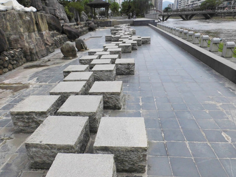 水上石墩