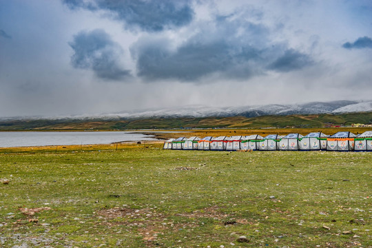 青海湖蒙古包
