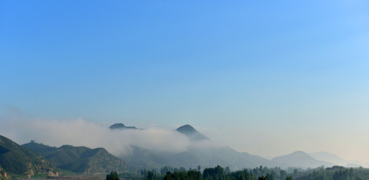 山峰云海