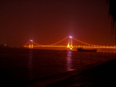 武汉长江鹦鹉洲大桥夜景
