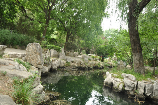 小河