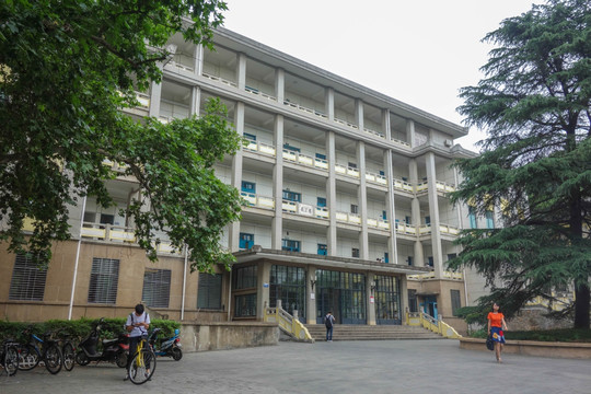 武汉大学