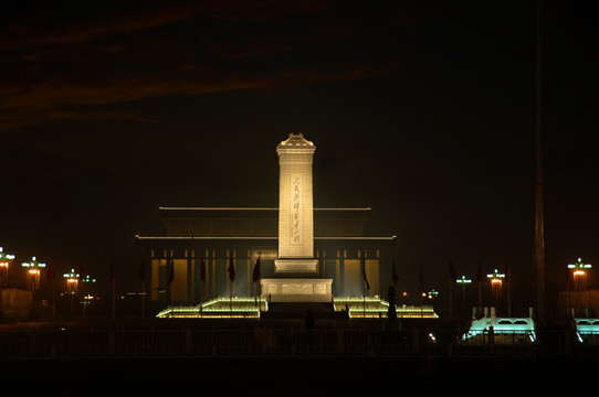 人民英雄纪念碑夜景