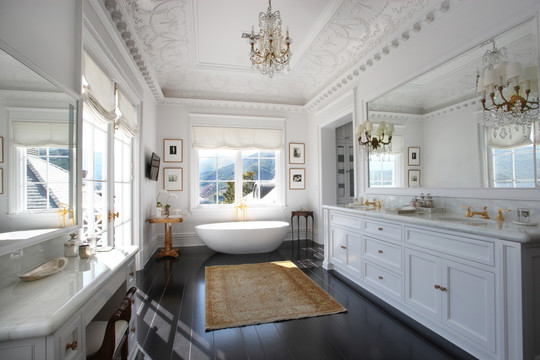 欧式家装之浴室白色卫浴空间