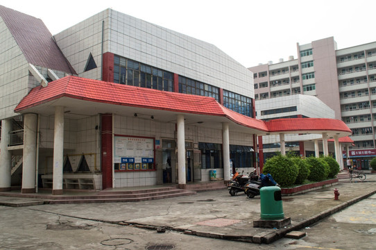 广东石油化工学生第一饭堂