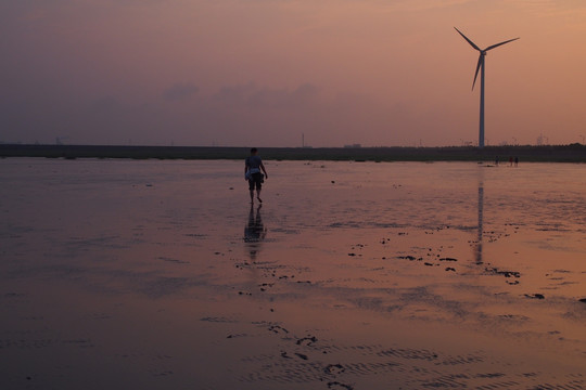 夕阳下的海滩