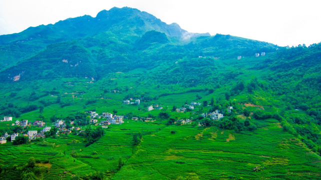 山地风光 山村