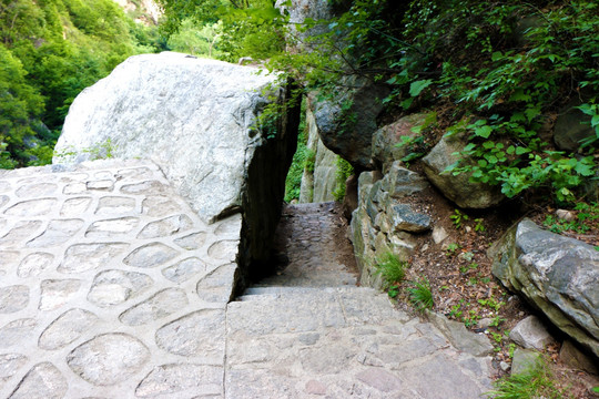 山间石阶