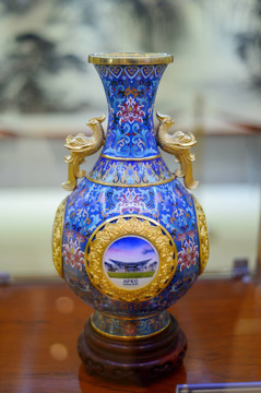 APEC纪念瓷瓶