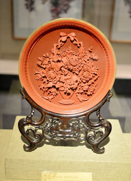 铜胎剔红锦地四季花篮大盘