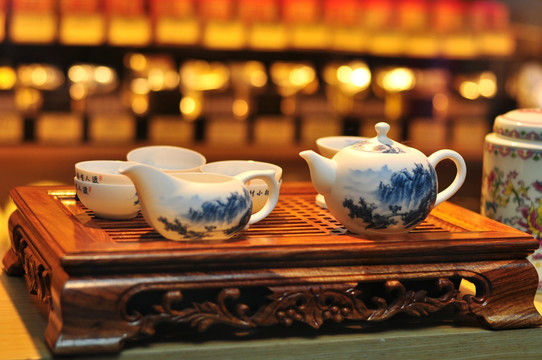 一套中式古典茶具
