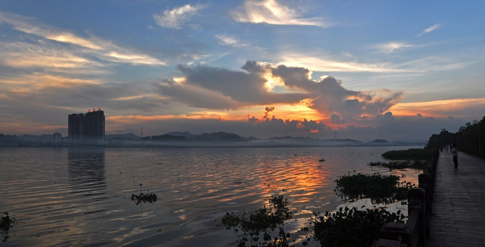 晚霞全景