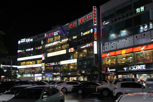 韩国江原道街头夜景