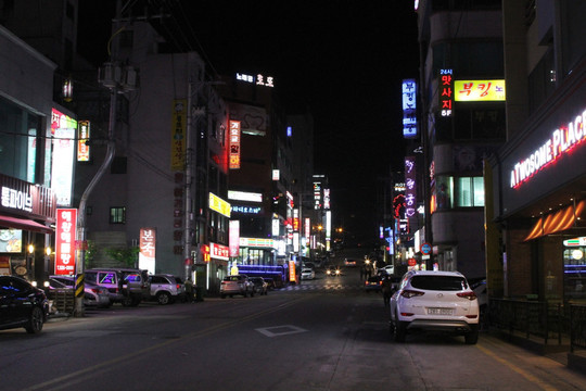 韩国江原道街头夜景