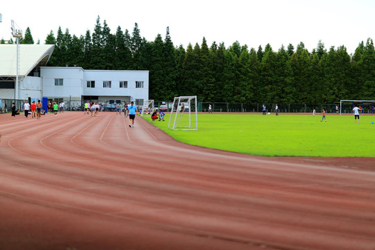 上海大学田径跑道