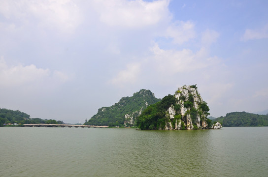 七星岩