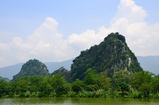 七星岩