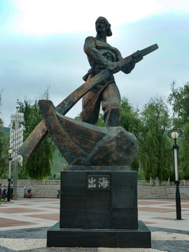 图们江广场出海雕塑