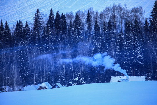 喀纳斯阿勒泰山区禾木雪景