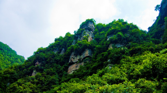 高耸的山 大山