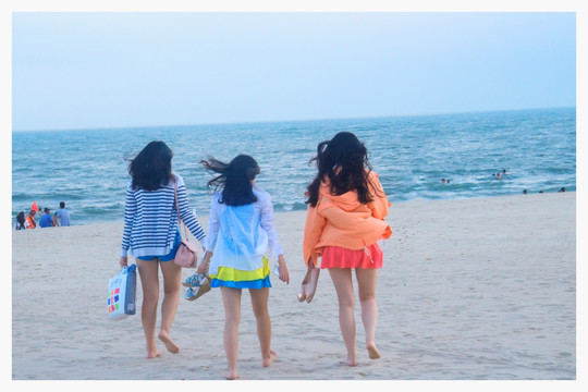 海边三姐妹