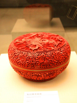西藏朱红雕漆盖盒