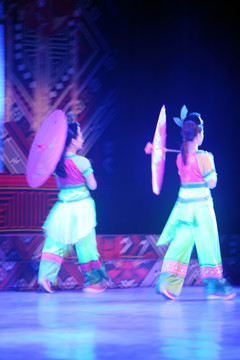 广西壮族 歌舞表演 传统风俗