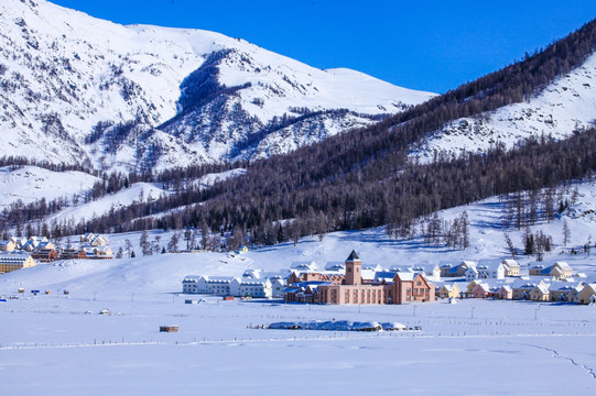 喀纳斯阿勒泰山区禾木雪景