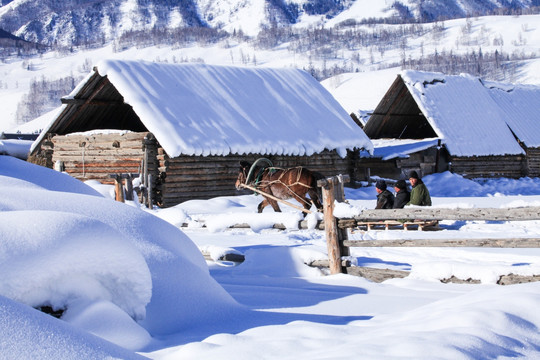 喀纳斯阿勒泰山区禾木雪景