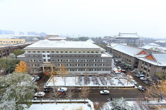 北京大学校园风光光华楼图书馆