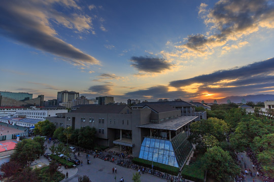 北京大学校园农园食堂五四运动场