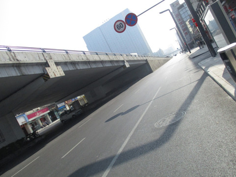 空旷的大道