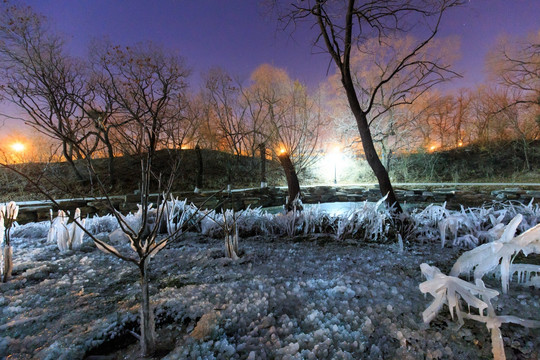 北京大学校园风光冬景冰凌夜景