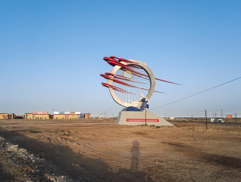 新疆轮台沙漠公路标志