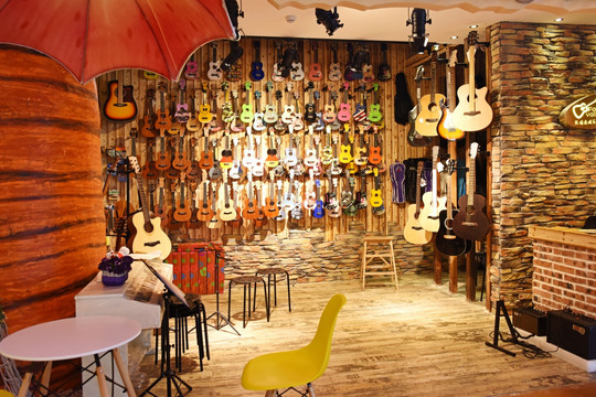 琴行 吉它专卖 乐器店内景