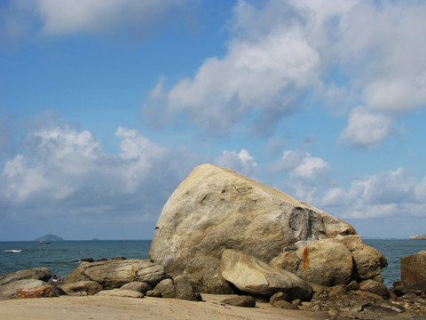 沙扒湾巨石