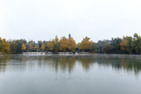 北京大学校园风光未名湖秋色雪景