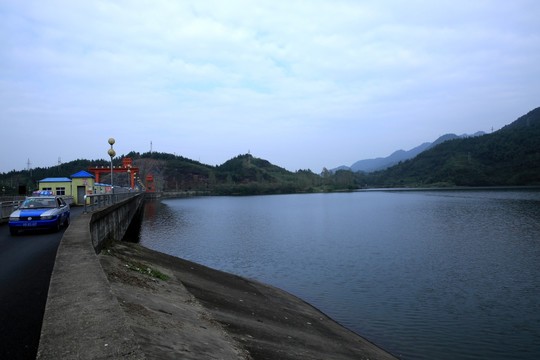 抱子石 水电站 风光