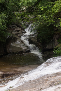 山间溪流 溪水潺潺