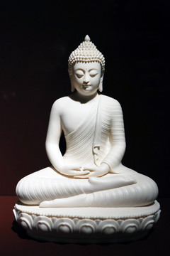 德化窑象牙白瓷释迦牟尼佛像