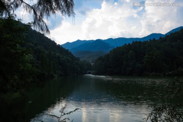 南岳华严湖