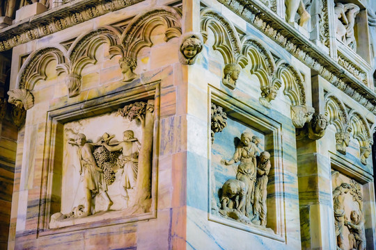 米兰大教堂雕刻