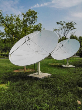 卫星锅 卫星信号接收器