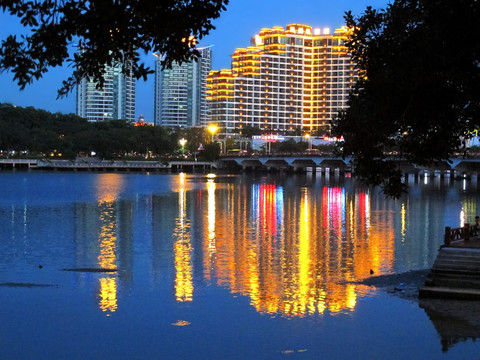 河景酒店夜景