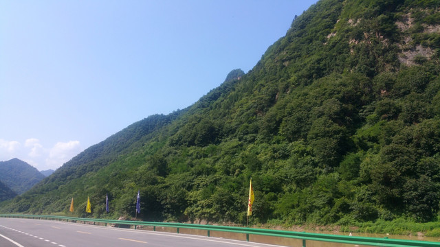 山间公路