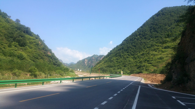 山间公路