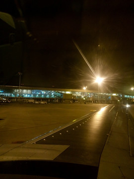 飞机场 夜景
