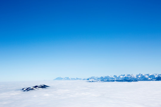 雪山云雾