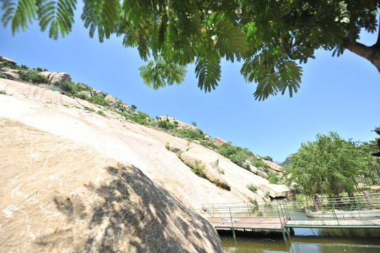 山坡 山石 山区旅游